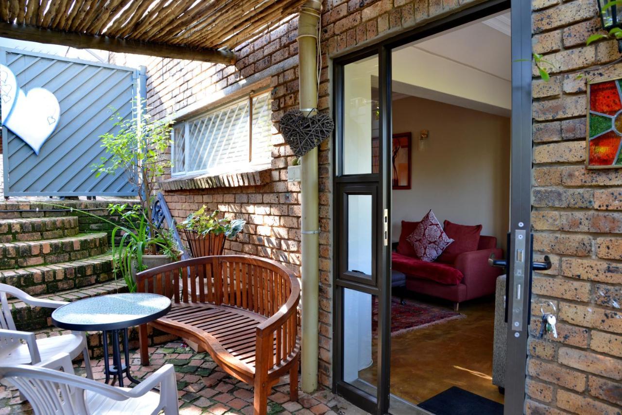 Annie'S Boutique Guesthouse And Garden Spa Hartbeespoort Kültér fotó